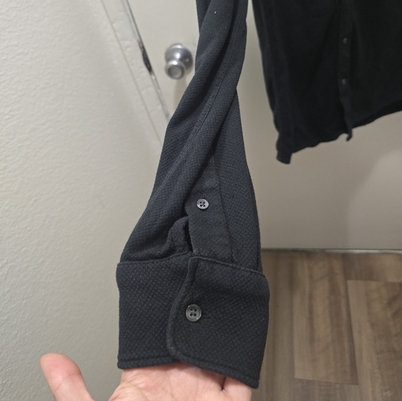 Banana Republic Men's Textured Knit Long Sleeve Button-Down - Picture 3 of 10